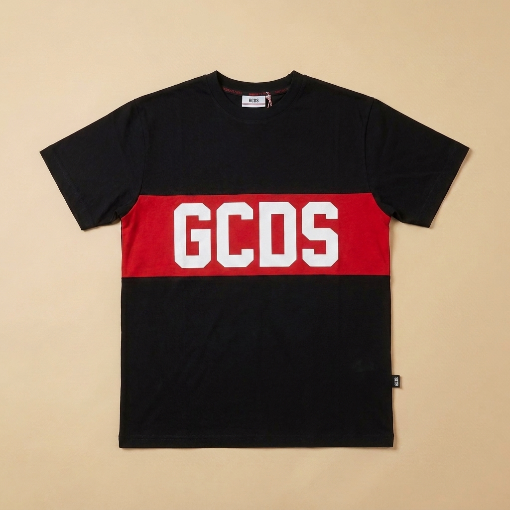 T-shirt usata nera e rossa con maxi logo bianco