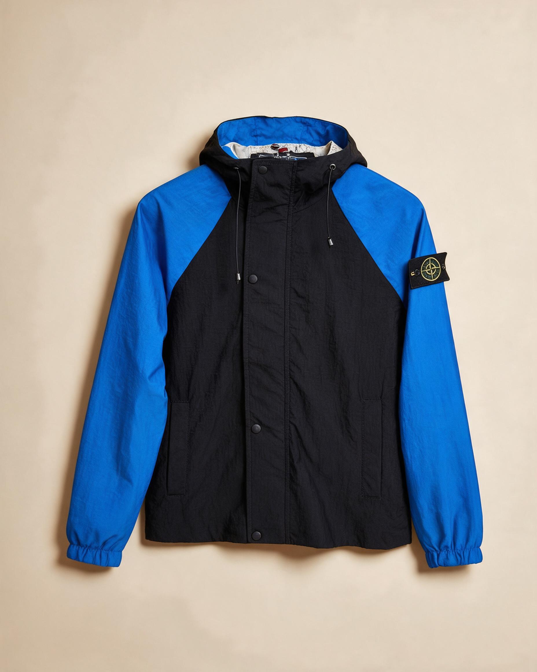Giacca da uomo con cappuccio bicolore nero e blu elettrico