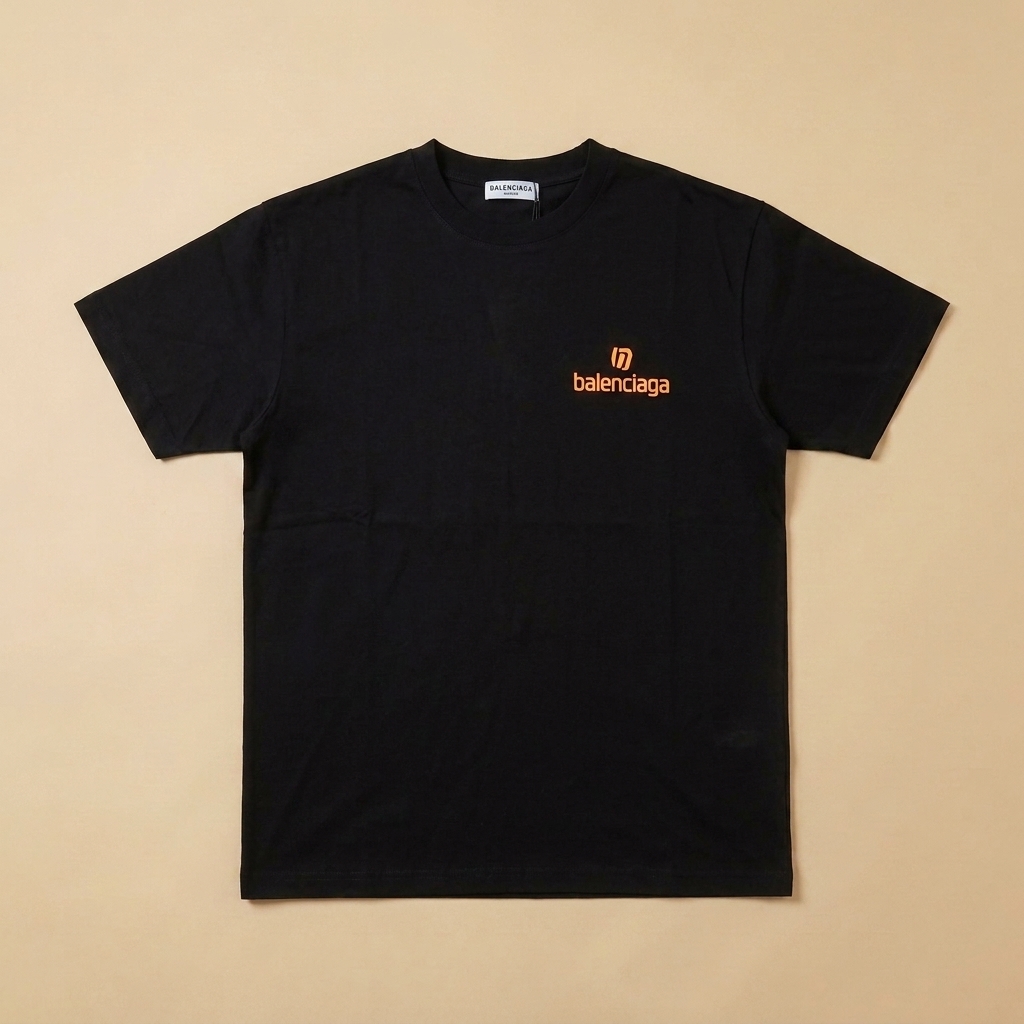 T-shirt usata nera con logo arancione